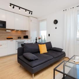 Butterfly Apartment with Parking by Noclegi Renters
