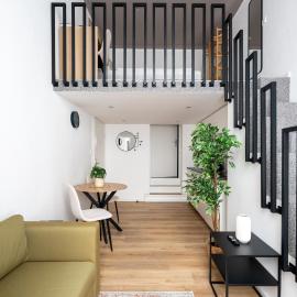 MIMIs Lakeside Loft - NEWLY RENOVATED