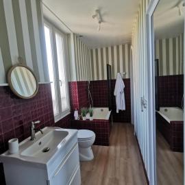 Chambre et salle de bain indépendante