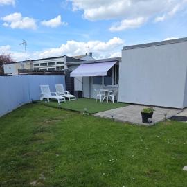 Studio avec terrasse et jardin