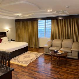 RT Serene Hotel - Military Road - Sukkur, hotel v mestu Sukkur