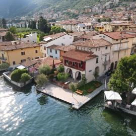Historic house by the lake La Renée Casa Vacanza, hotel din Predore