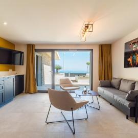 Très bel appartement en bord de mer - Les pieds dans l'eau, hotel in Plérin