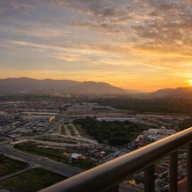 High Floor View,Cozy Balcony,9Pax,Netflix & Wifi,The Venus Sitiawan, hotell i Sitiawan