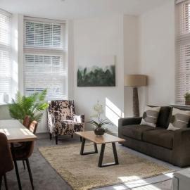 Modern & Bright 1 Bedroom Apartment in Holywell