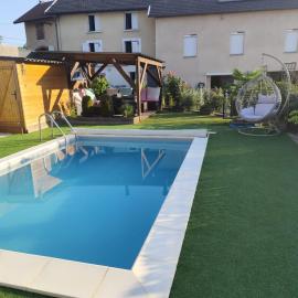 Escapade à la campagne, hotel u gradu Šaravin