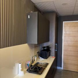 Cozy&Modern Studio WaveCity Stylish Comfortable, hotel en Ghaziabad