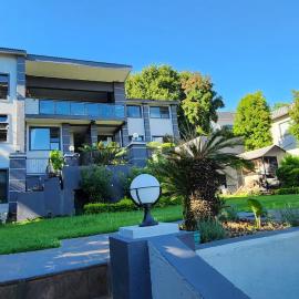 The Mansion Lodge