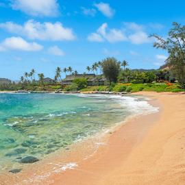 NEW Beachfront 2 Bedroom Ocean View Oasis and Pool, hotel din Kapaa