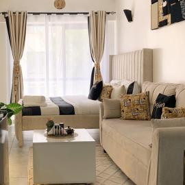 Brizelle Stays,Cozy Luxury Kitenge Studio,Fast WiFi, hotell i Ongata Rongai 