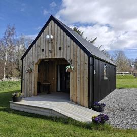 Pleasant Point Holiday Cottages, hotel in Glenurguhart