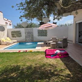 Villa Maya House - Cap Zbib – hotel w mieście Banī ‘Aţāʼ
