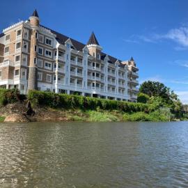 Dew River Castle Lake View Stay Aluva Cochin