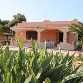 Villa con Giardino di 2000mq al Plemmirio - 400m dal Mare