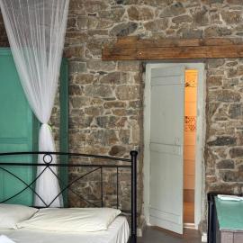 Anthemis home I: Agios Kirykos’ta bir otel