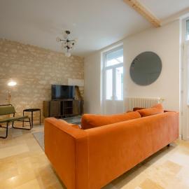 Sweet Homes Location - Le Clos Charentais، فندق في أنغوليم