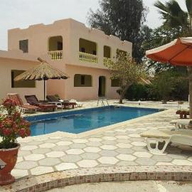 Chez carlo Oasis, hotel di Nianing