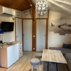 Magnifique chalet bois Horizon Bleu, hotell i Agde