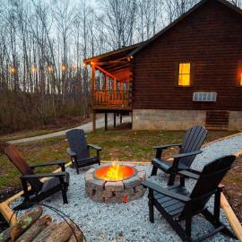 Secluded Cozy Log Cabin Villa, hotel u gradu 'Creola'