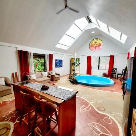 Family House with Private Pool, ξενοδοχείο σε Chachagua