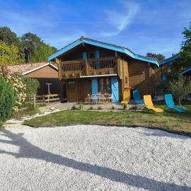 Loue chalet – hotel w mieście Bias