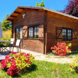 CHALET COSY - A proximité Dolce Via, hotel in Saint-Agrève