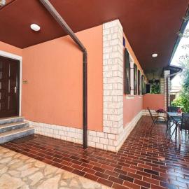 Apartment MARE ZAMBRATIJA