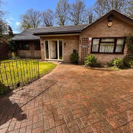 6 Bedrooms Fully Furnished Property in Egham TW20 LP