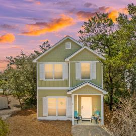 The Winking Turtle – Your Shell-tered Beach Escape! Sleeps 10!
