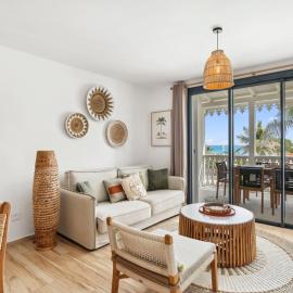Alamanda 114 Oceanview 2BR Steps from Orient Bay