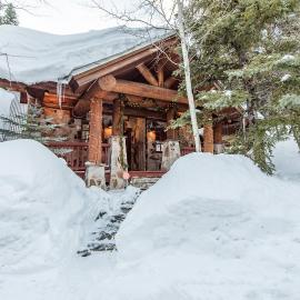 River House - Astonishing Home Nestled in the Forest, Pool Table, Fireplace, Nature View: Sundance şehrinde bir otel