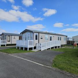 Provence Family Escape, Church Farm, hotel in Pagham