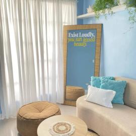 2BR w/mini dipping tub + 2 mins to beach, hotel en Mati