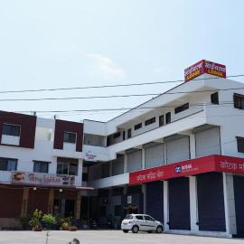 Sai Charan Lodging โรงแรมในShikrapur