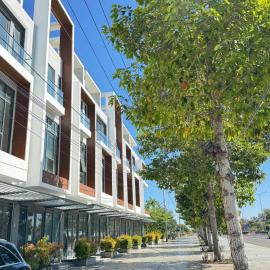 Tứ Thiên Homestay, hotel in Ấp Phú Tịnh (2)