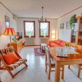 Collio View - Spacious and bright three-room apartment in Cormons, hotel en Cormòns