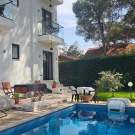 Poolside and Garden Apartments Golem Beach