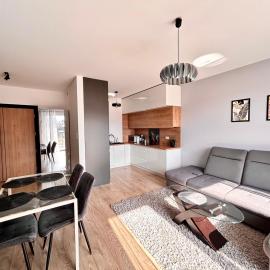 Modern Premium Apartment Near the Mountains with free parking space and self check in, hotel a Bielsko-Biala