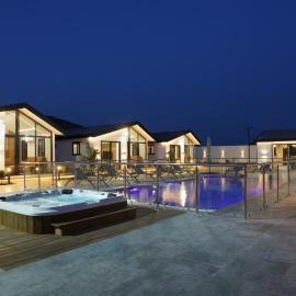 Calma Resort קלמה ריזורט סוויטות יוקרה – hotel w mieście Kallanit