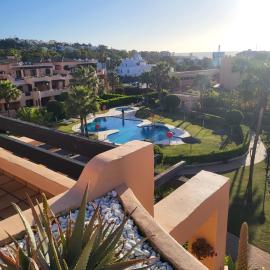 Casares Beach luxe penthouse, hotel in Casares