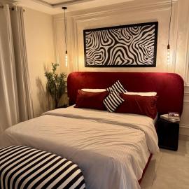 Celeste Suites - 1BR Self Checkin - Pool - Gulberg Lahore, hotel in Lahore