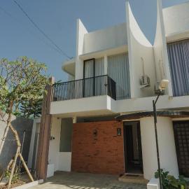 Winoera Villa - Modern-Tropical Stay Batu, hotel a Tlekung