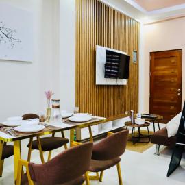 FYLL Homes - Ysabella Suite Stylish Art Deco 1-Bed Apartment with FREE Parking Near Pagsanjan Falls & Caliraya, Hotel in Cavinti