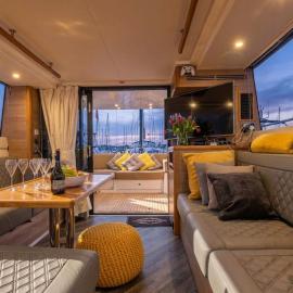 2BR Heated Yacht, Lymington Centre, Beautiful View, hotel in Lymington