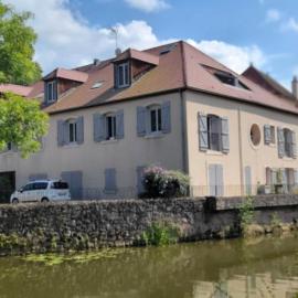 Studio de l'Armançon, hotel in Semur-en-Auxois