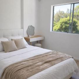 Warm & Convenient Home Near the Lake in Pemulwuy