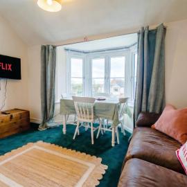 New Forest Flat Steps from Brockenhurst Station, Sleeps 4, отель в городе Брокенхерст