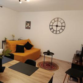 La maison Dakoté, maison rénovée pour 6 personnes proche de Dun-sur-Auron, hotel en Bussy