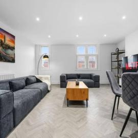 Central Modern Chique Apartment