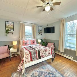 Spring Deal 1BR near the LaHave River and Trails, hotel en Bridgewater